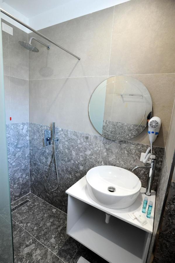 Afrodite Suites Saranda Dış mekan fotoğraf