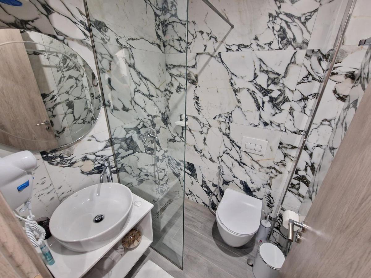 Afrodite Suites Saranda Dış mekan fotoğraf